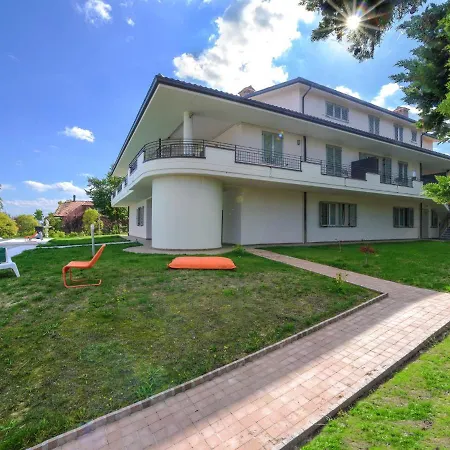 Apartman Elegant In *